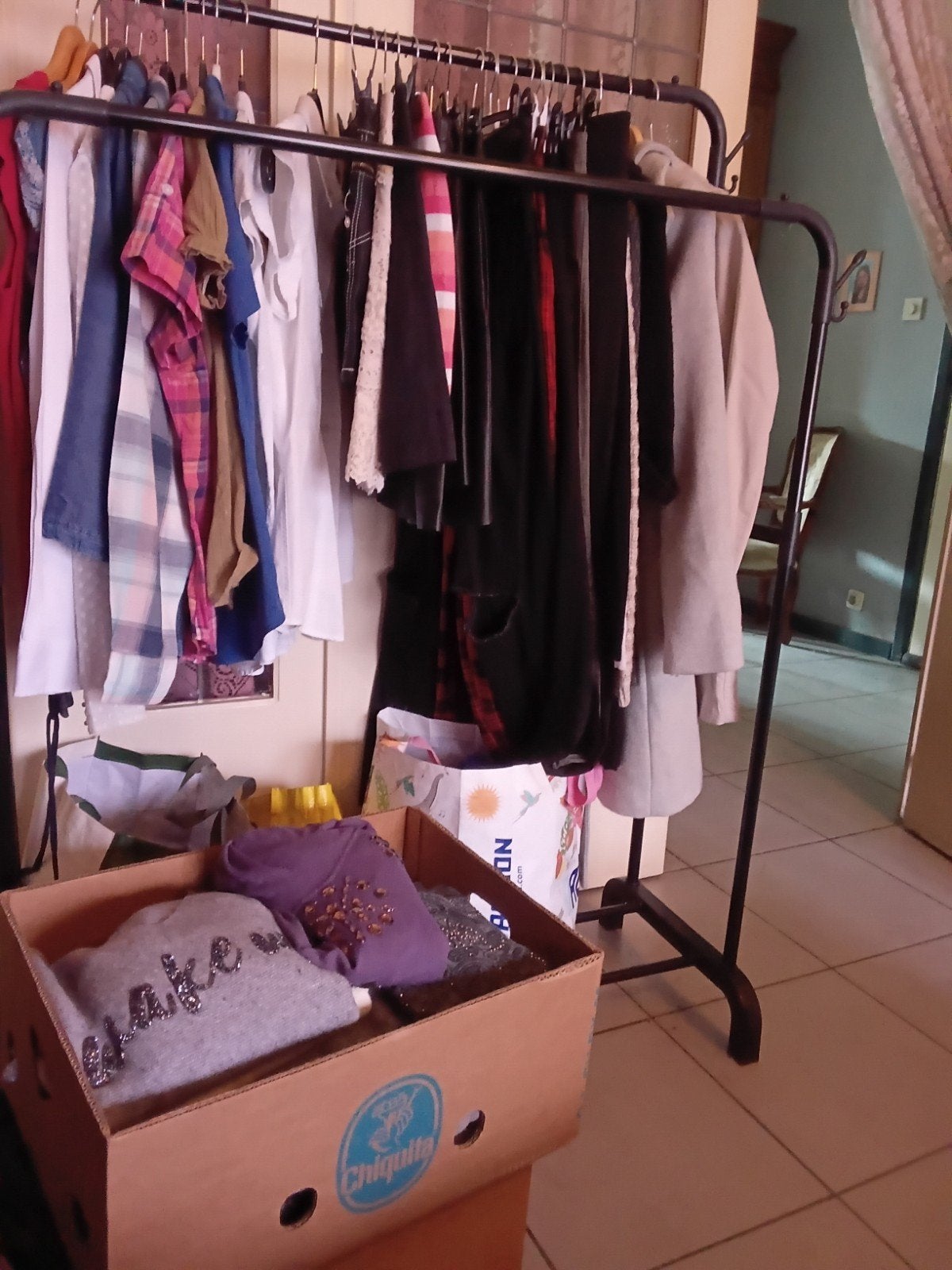 vend lots de vetements femme prix 80 euros, Kleding | Dames, Kledingrekken, Ophalen of Verzenden