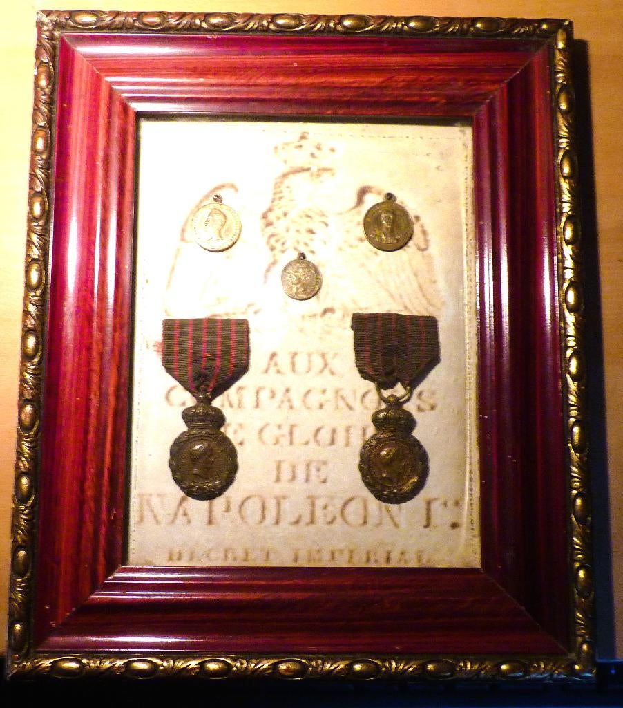 De Sint‑Helena‑medaille,, Ophalen