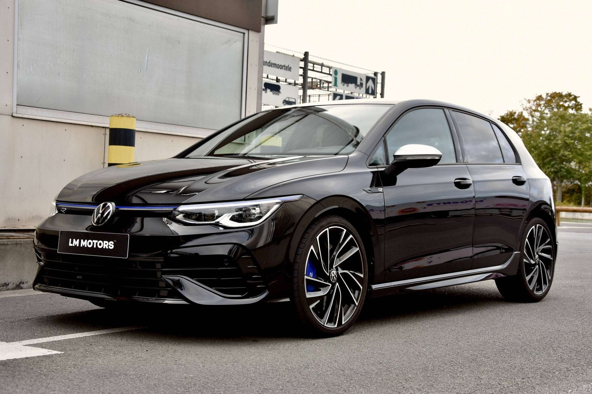 Volkswagen Golf R 4-Motion DSG * 14 000Km (!)* NEW CAR, Auto's, Volkswagen, Automaat, https://public.car-pass.be/vhr/b3fcd075-9abe-42af-9103-42f17cb86682