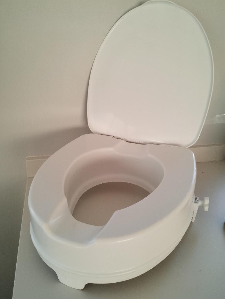 Toiletverhoger met deksel, Ophalen, Zo goed als nieuw