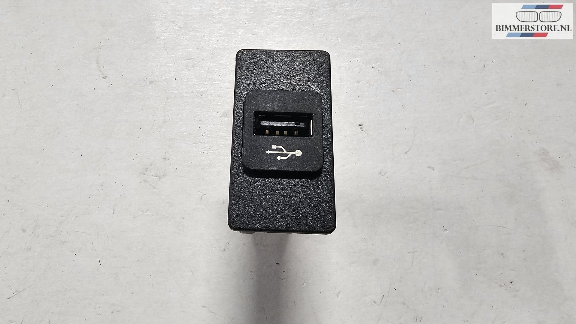 Aux Usb aansluiting BMW 1 / 3 / 5 / 6 /7 / X3 / X5 / X6 /  s, Auto diversen, Autoradio's, Gebruikt, Ophalen of Verzenden