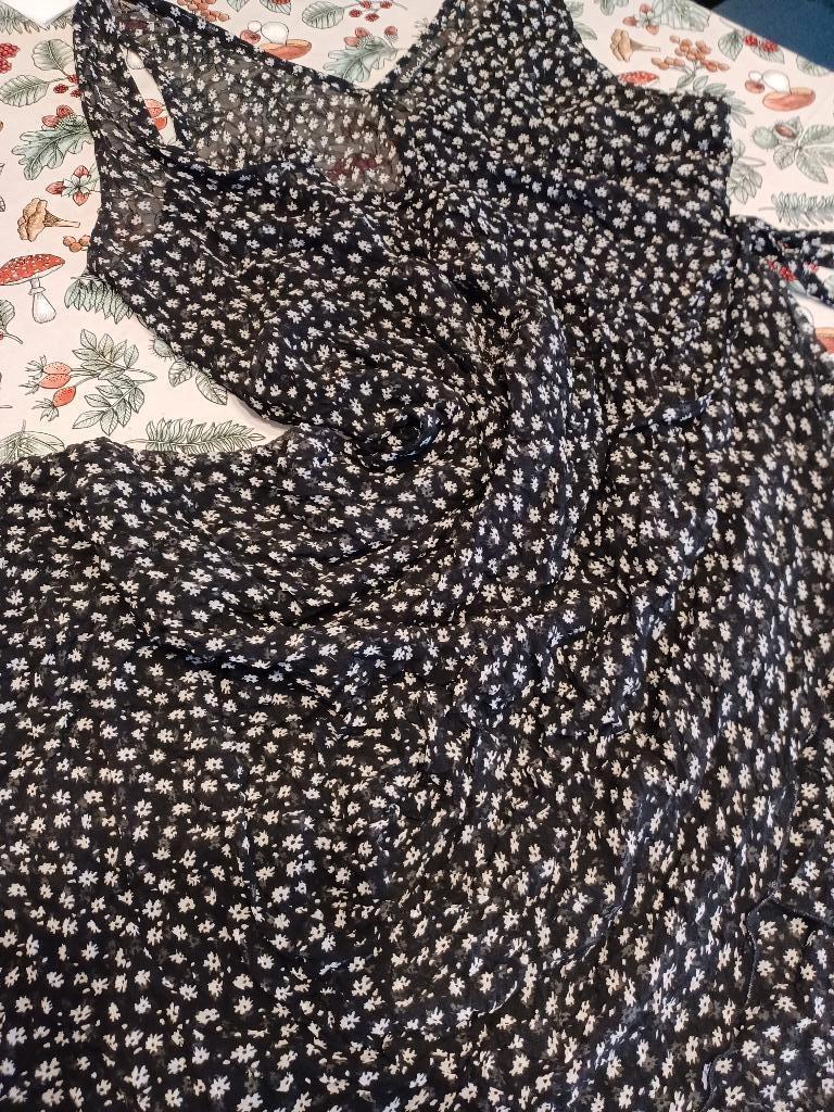 Robe portefeuille noire et blanche 48 Ultimate Miki, Taille 46/48 (XL) ou plus grande, Comme neuf, Ultimate Miki, Sous le genou