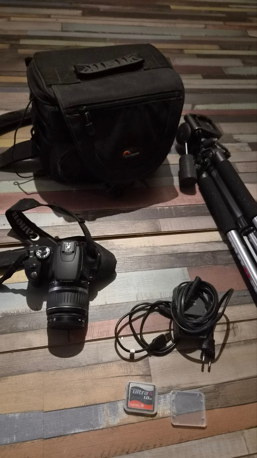canon eos 350d, TV, Hi-fi & Vidéo, Enlèvement ou Envoi, Canon, 4 à 7 fois, Batterie