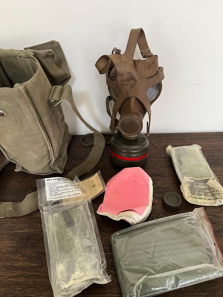 Complete Vintage Militaire Gasmasker & NBC Beschermingsset, Ophalen of Verzenden, Landmacht, Overige typen
