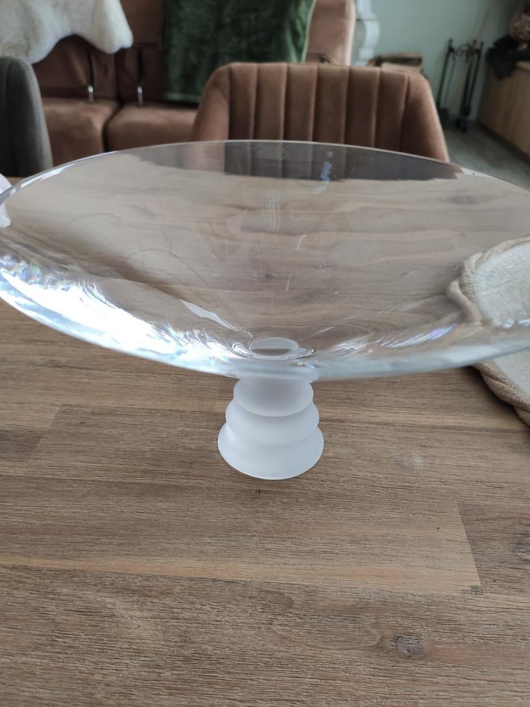 Schaal op voet uit glas Leonardo, Ophalen