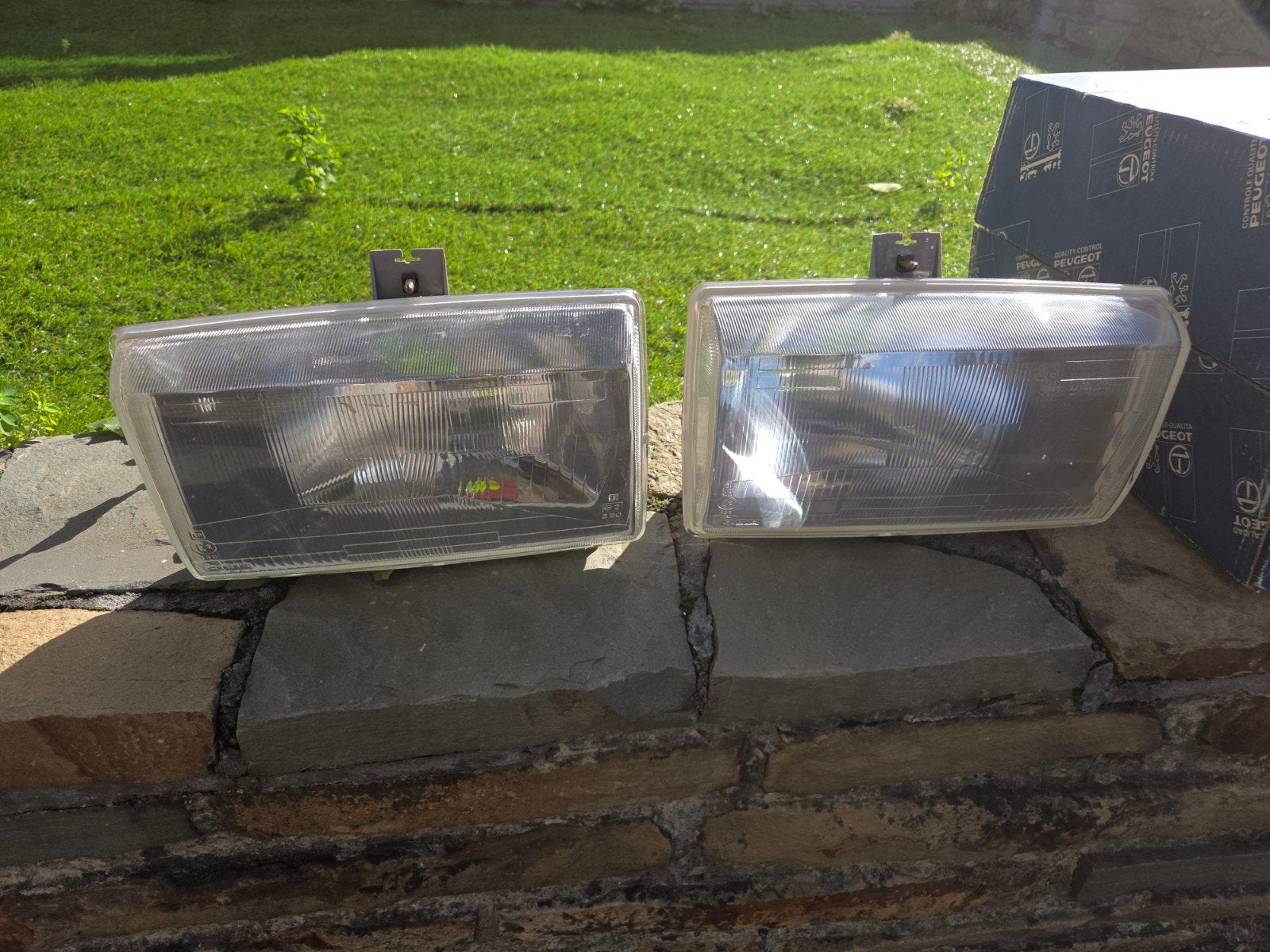 set koplampen CE Peugeot 305 phase 1, Auto-onderdelen, Ophalen of Verzenden, Peugeot
