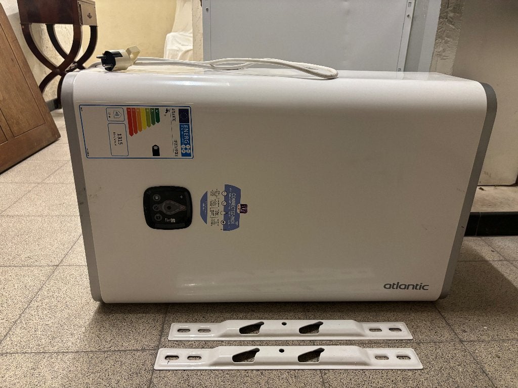 Platte boiler Atlantic 40L - Zo goed als nieuw, Doe-het-zelf en Bouw, Ophalen, 20 tot 100 liter, Boiler, Minder dan 3 jaar oud