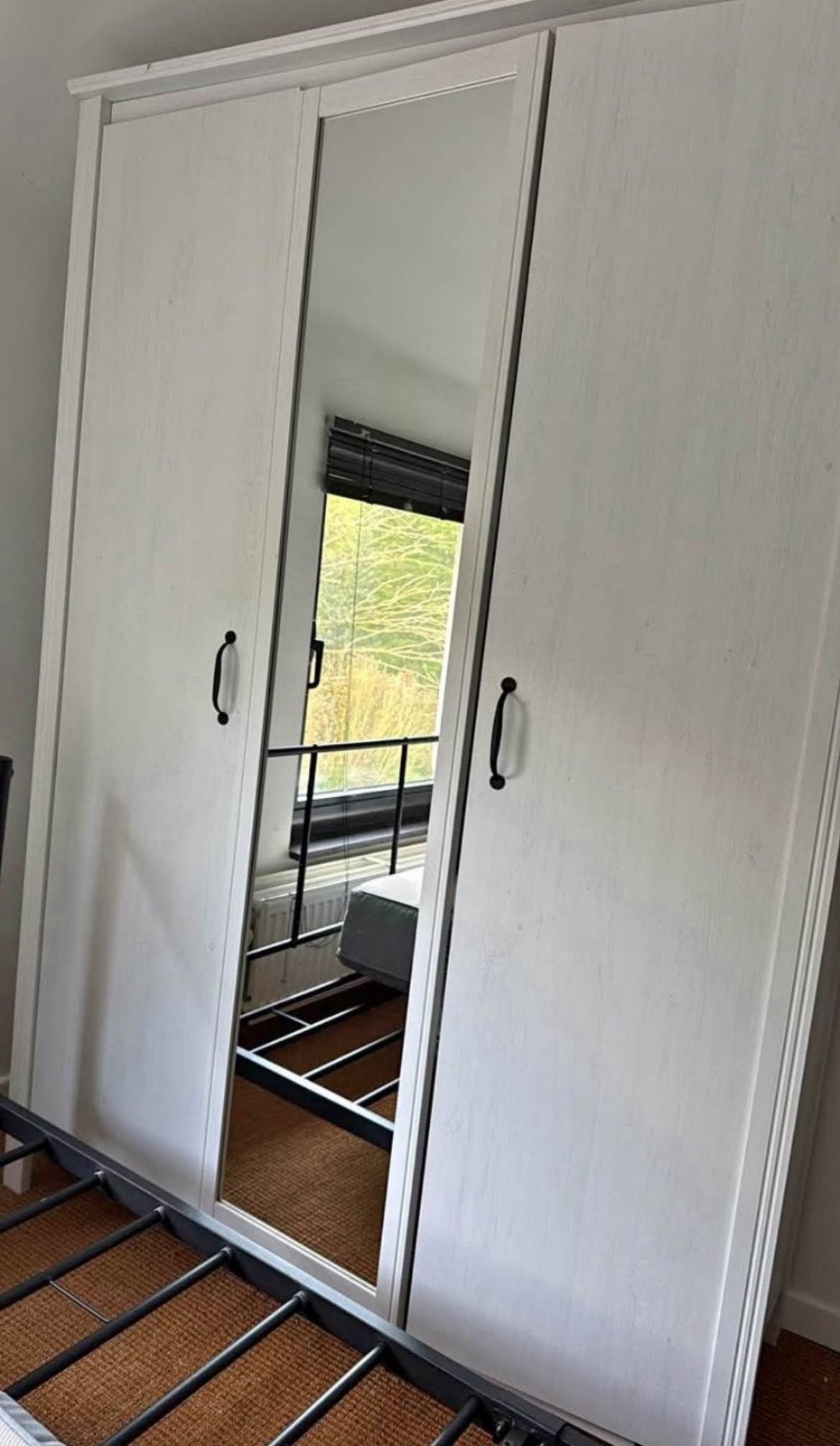 Witte IKEA kleerkast (MOET NU WEG), Ophalen