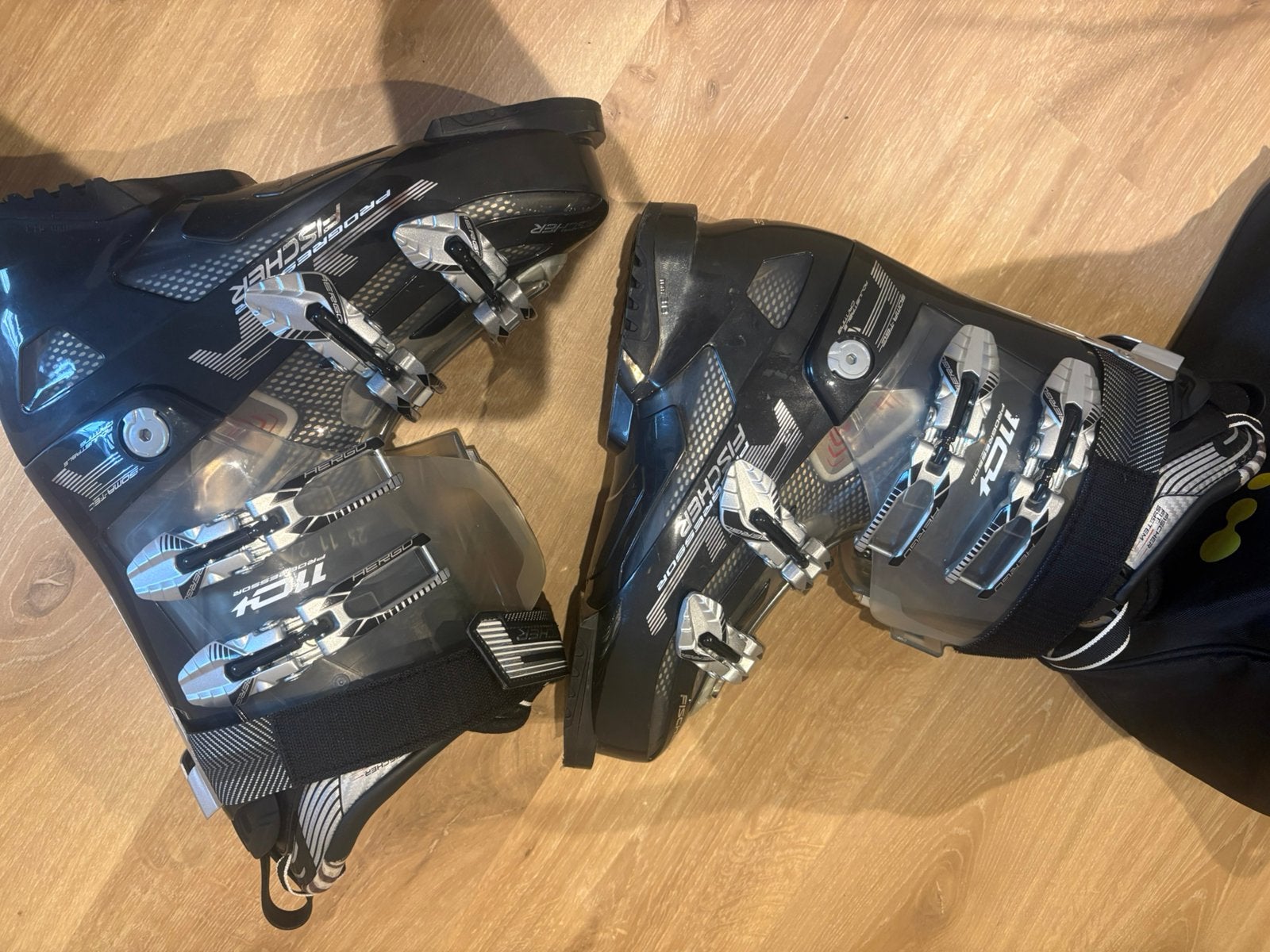 Skibotten Fischer maat 27,5 (42-43), Ophalen, Zo goed als nieuw, Fischer
