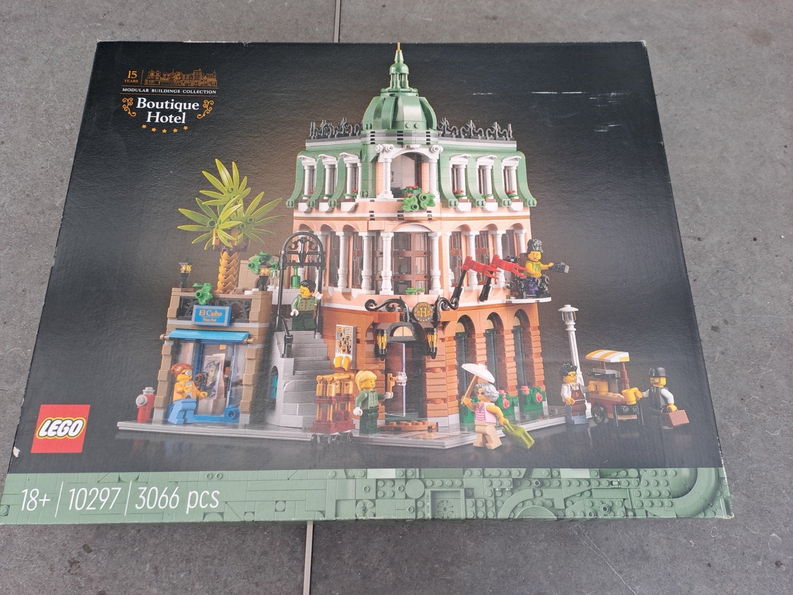 lego boutique hotel sealed, Ophalen of Verzenden, Lego