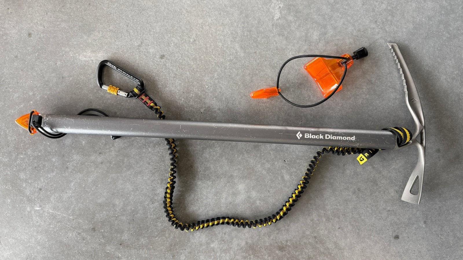 Ijsbijl - Black Diamond Raven 65cm, Sports & Fitness, Alpinisme & Randonnée, Enlèvement, Comme neuf