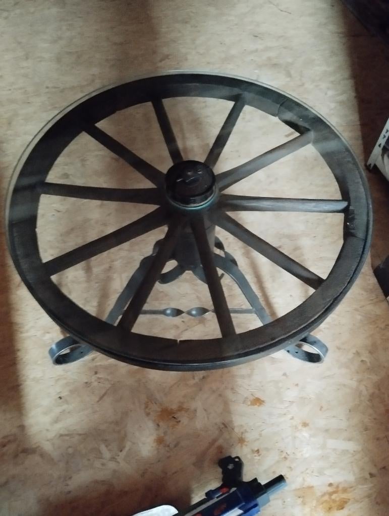 3 Tables de salon, Rond, 50 à 100 cm, Ancien et autentique pour les "roues", Enlèvement