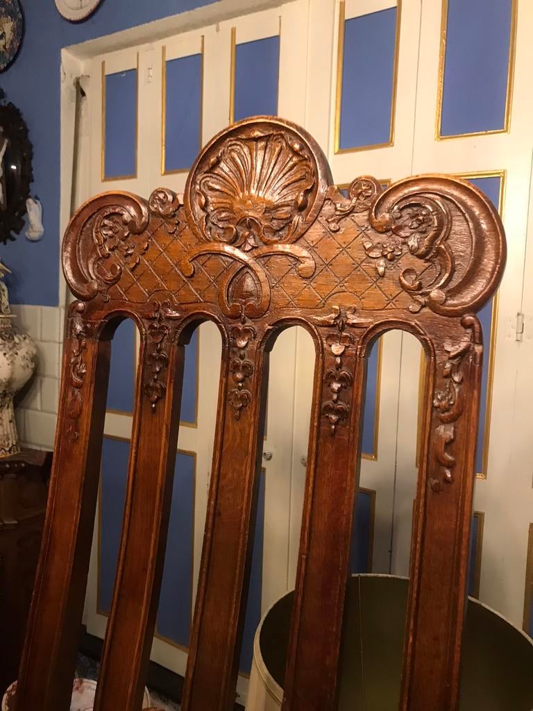 Serie de 6 chaises lieheoise, Enlèvement ou Envoi