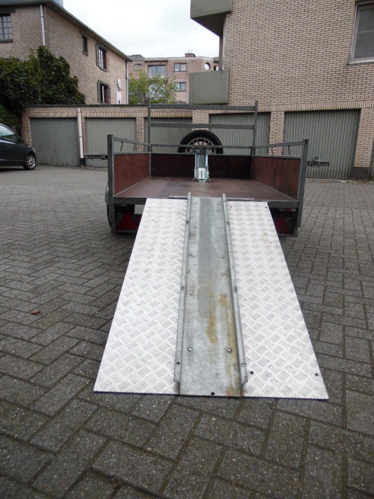 Aanhangwagen voor motortransport, Ophalen, Gebruikt