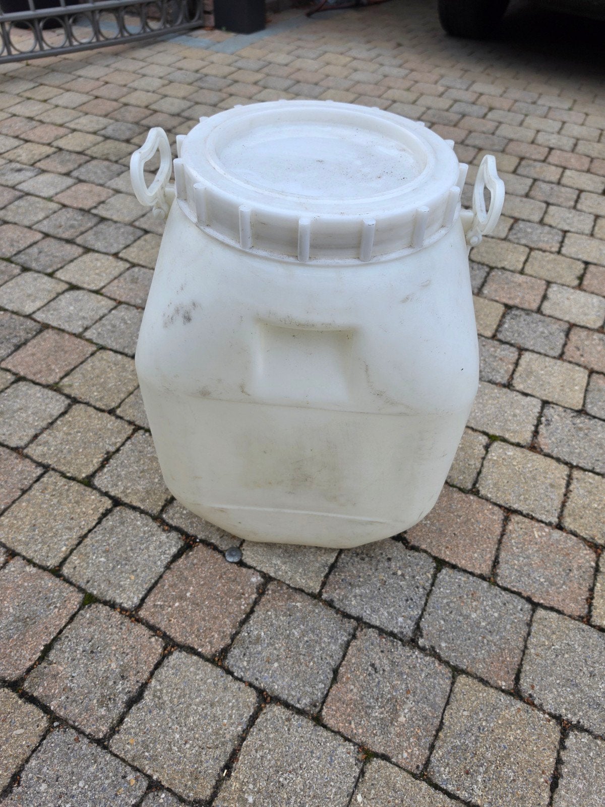plastic tonnen afsluitbaar 60l, Ophalen