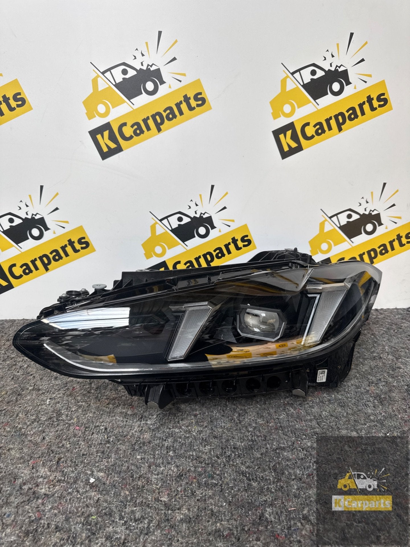 BMW 4 serie Coupe koplamp Links G22, G82 5A3B30105, Petuelring 130
80788  Munich, DE, Gebruikt, Info@bmw.de, BMW