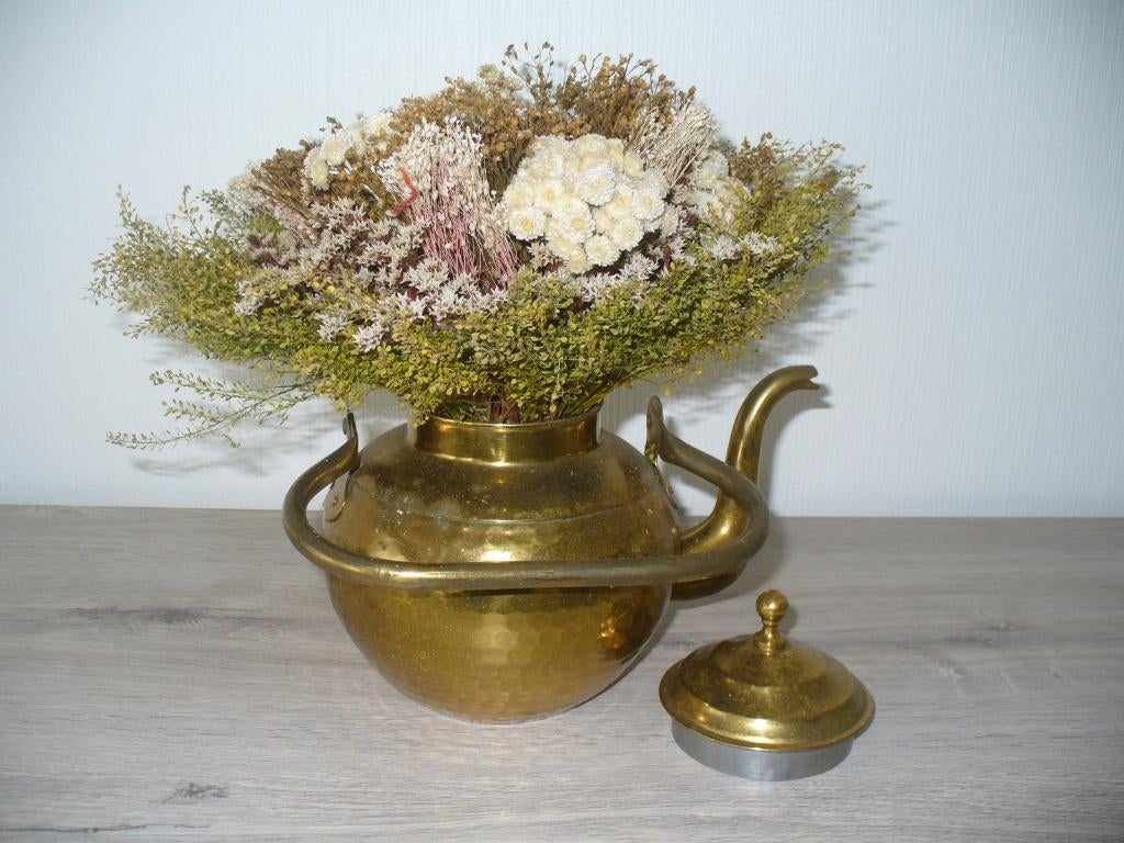 Oude pot met droogbloemen, Ophalen of Verzenden, Gebruikt