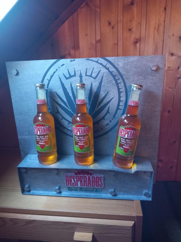 Lichtreclame Desperados., Enlèvement