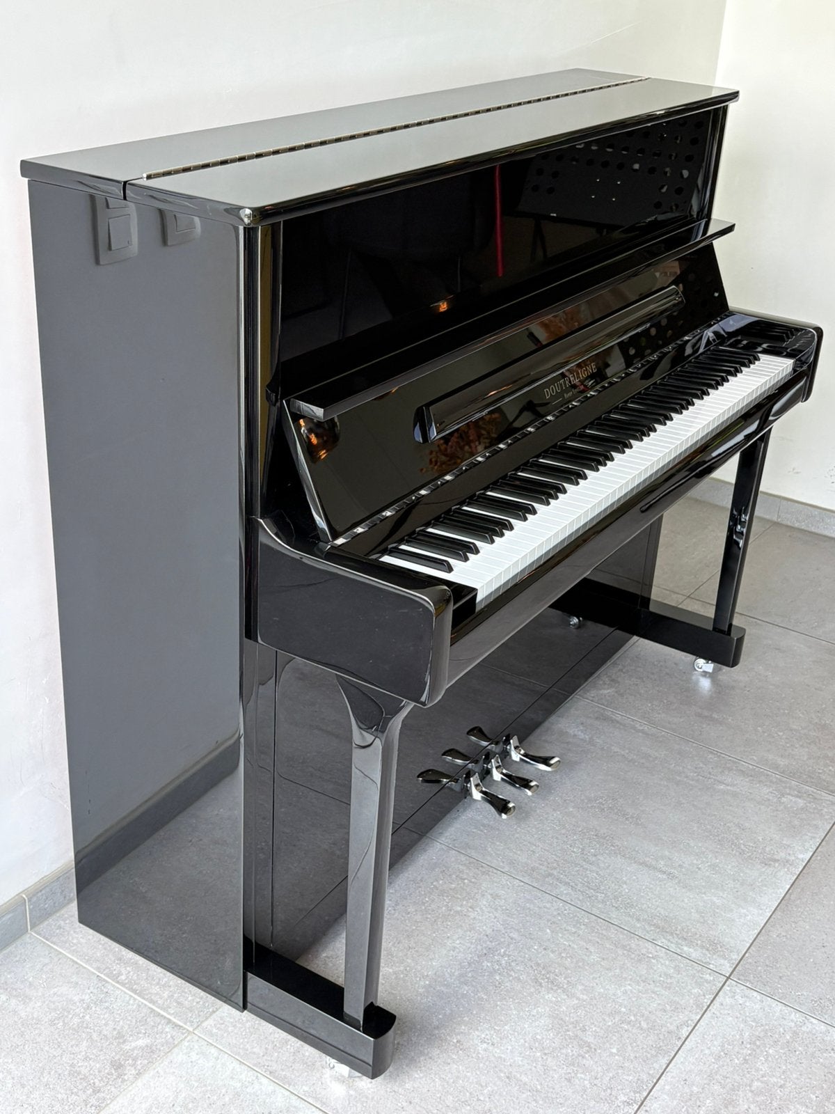 Piano Doutreligne Classique II PE P Zwart Hoogglans, Musique & Instruments, Pianos, Comme neuf, Piano, Noir, Brillant, Enlèvement