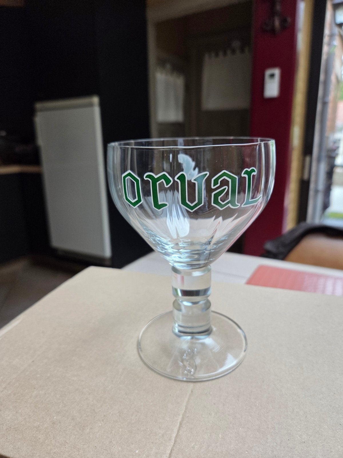 Doos nieuwe orval glazen groene letters 20 euro per glas, Ophalen
