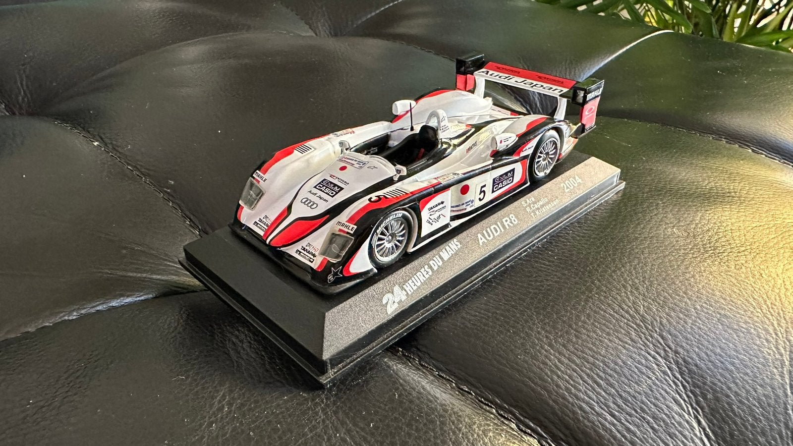 Audi R8 24 Heures du Mans 2004, Enlèvement ou Envoi, Comme neuf, Voiture, Autres marques