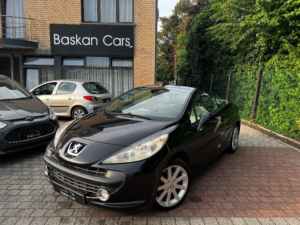 PEUGEOT 207CC 1.6/ROLAND GARROS/95.000KM/12M GARANTIE, Auto's, Zwart, Cabriolet, Zwart, Leder