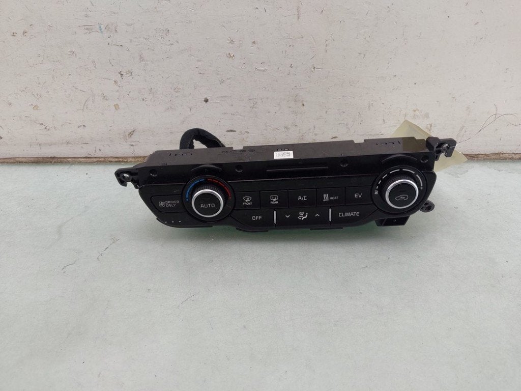 PANNEAU DE COMMANDE CHAUFFAGE CLIMATISATION Kia Niro I (DE), Kia, Info@kia.de, Utilisé, Theodor-Heuss-Allee 11
60486  Frankfurt am Main, DE
