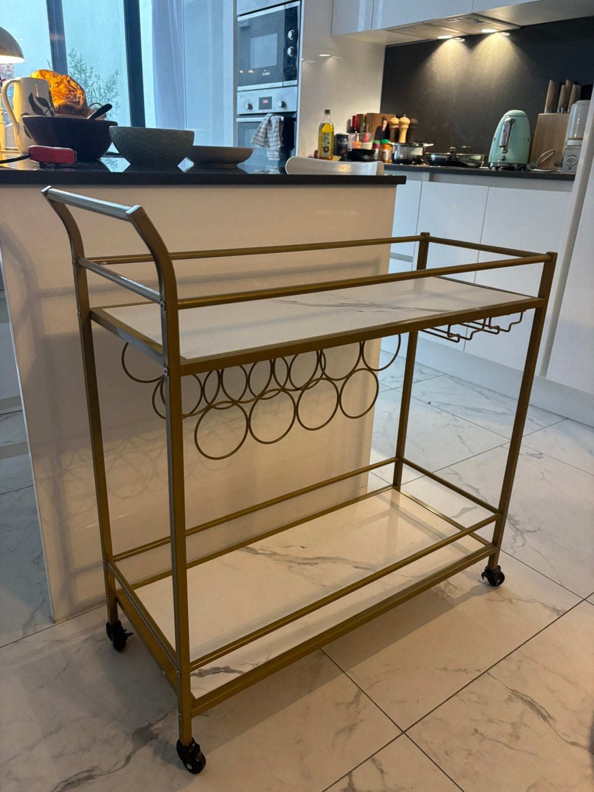 Drinks trolley, Enlèvement, Utilisé