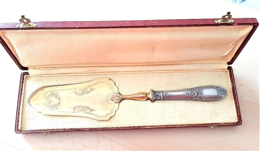 Te koop: Mooie zilveren antieke taartenschep in doos., Antiek en Kunst, Ophalen