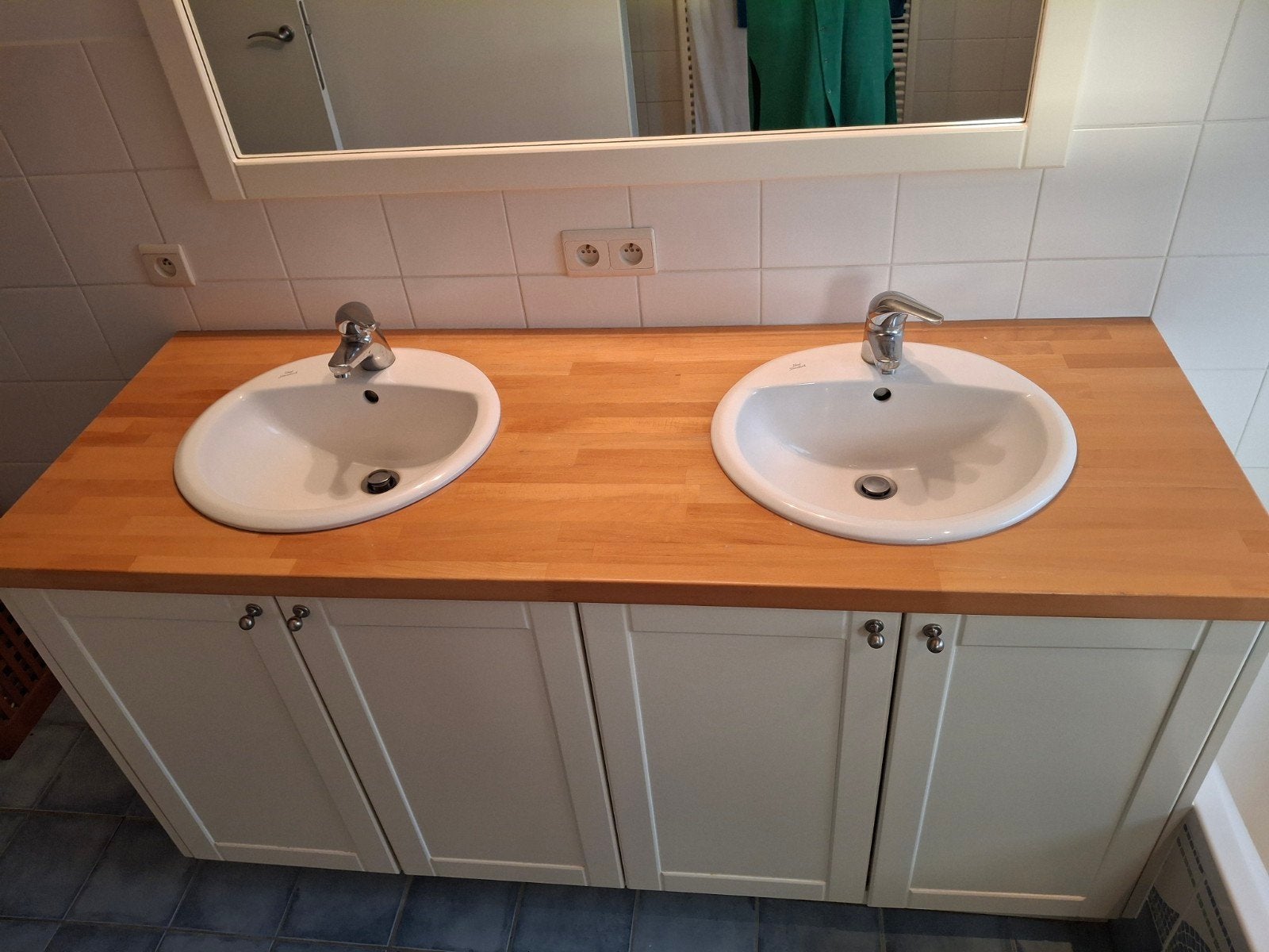 ligbad met kraan, dubbele lavabo met kranen, spiegel, Ophalen, Gebruikt, Wasbak of Wastafel