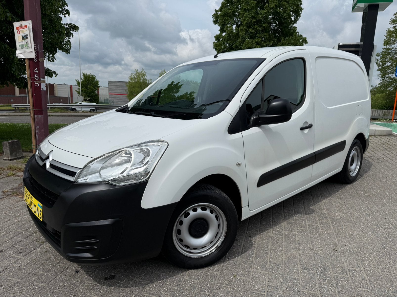 Citroën Berlingo 1.6 HDI 3 zitplaatsen, Voorwielaandrijving, Euro 6, 4 cilinders, Citroën