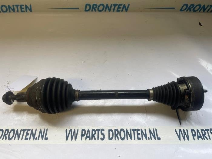 Arbre de transmission avant gauche d'un Volkswagen Golf, Autos : Pièces & Accessoires, Volkswagen, -, 3 mois de garantie, Utilisé