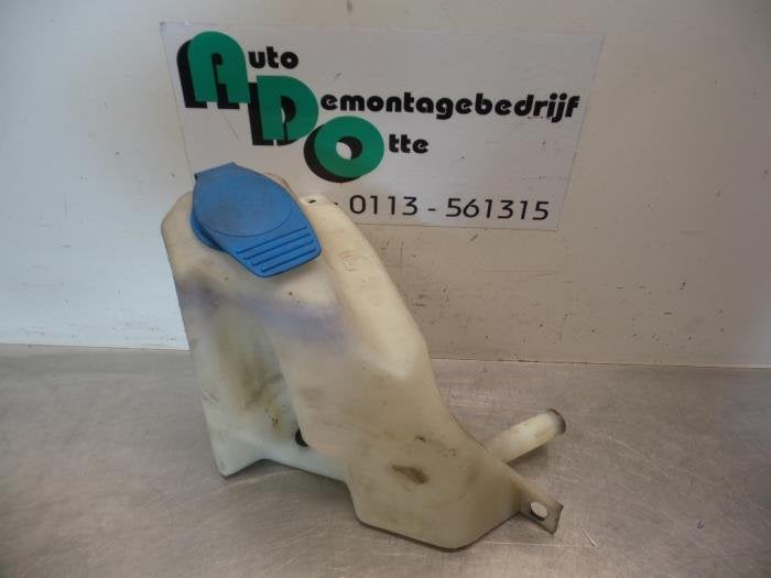 Ruitensproeiertank voor van een Volkswagen Polo (Polo 99-), Gebruikt, -, Volkswagen, -
