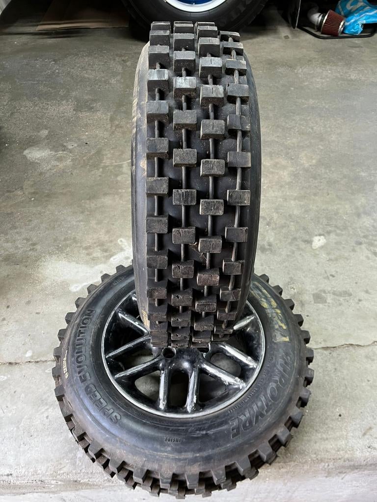 Pneus de motocross Pneus cloutés Autocross, Enlèvement