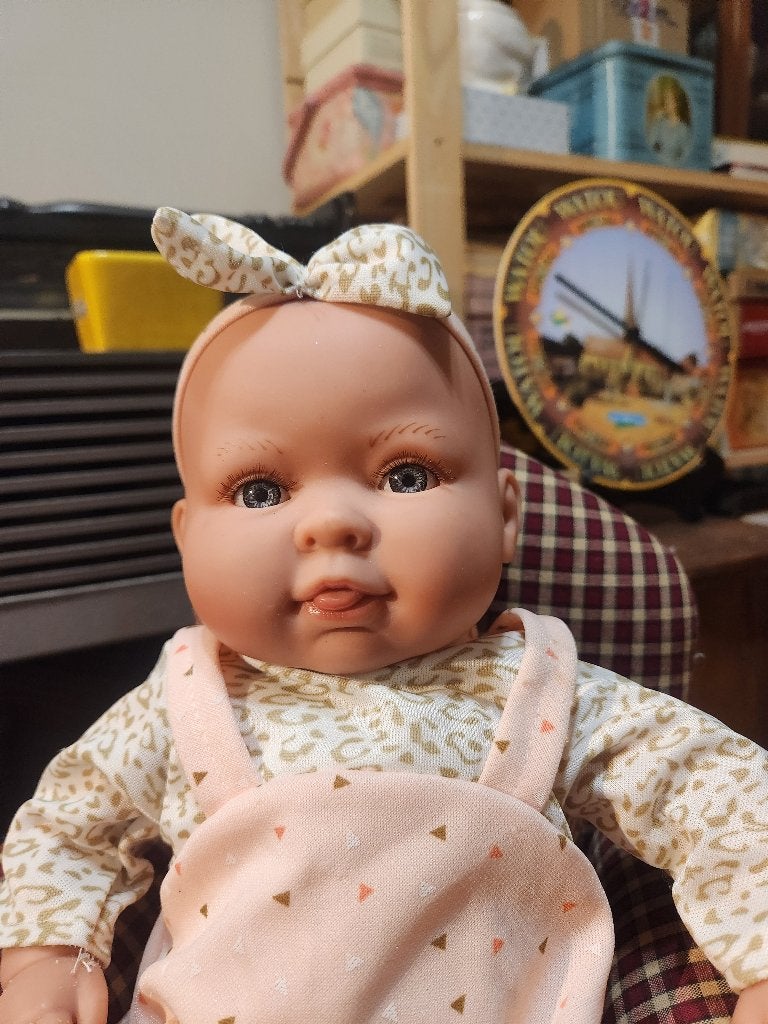 Babypop die kan huilen en roept mama en papa, Kinderen en Baby's, Ophalen of Verzenden, Babypop