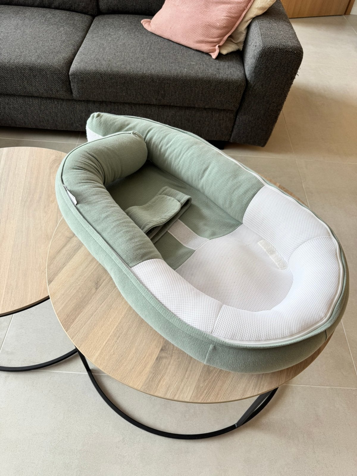 Doomoo Cocoon babynestje groen, Enfants & Bébés, Berceaux & Lits, Enlèvement, Utilisé