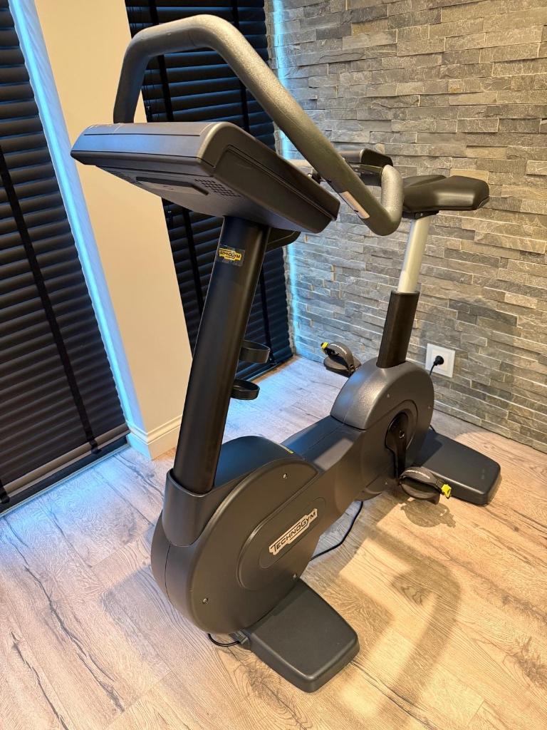 Technogym Xcite 700 cycle fiets, Enlèvement, Utilisé, Autres matériaux, Vélo de bureau