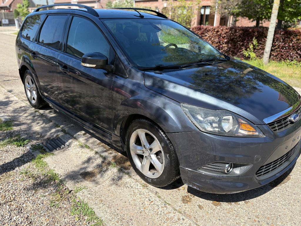 Ford focus 1.6 diesel 110 pk, Auto's, Zwart, 4 cilinders, 1600 cc, Leder en Stof