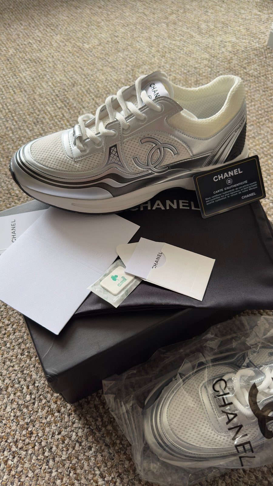 Chaussures de sport Chanel CC Runner 44, Vêtements | Hommes, Chaussures, Enlèvement ou Envoi, Comme neuf, Blanc, Baskets