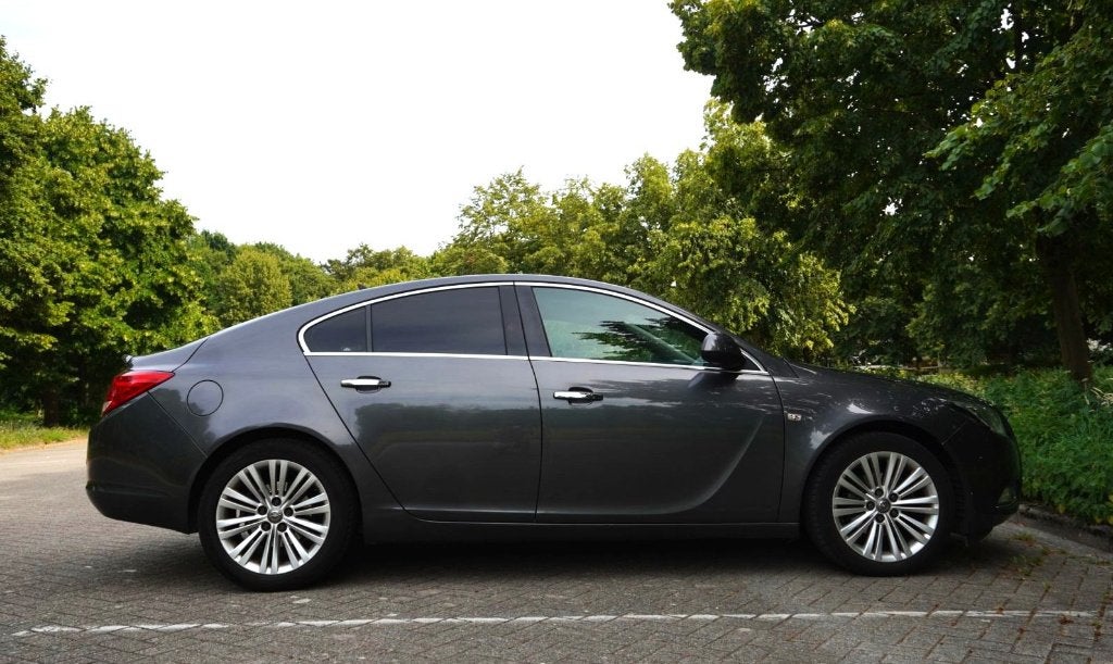 Opel Insignia 2.0 CDTI - Full Option + Xenonlichten, Auto's, Opel, Euro 5, Zwart, 4 cilinders, 5 deurs