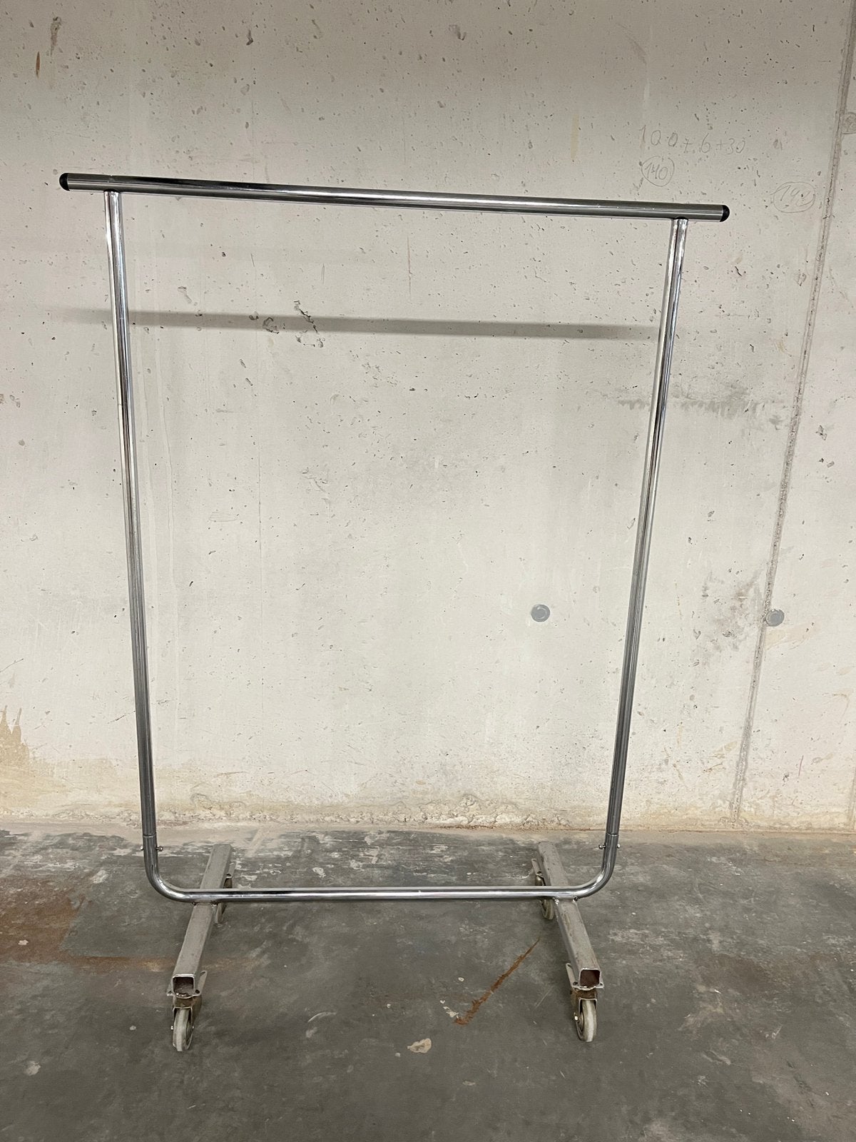 Kleding rek op wielen, Ophalen, Gebruikt