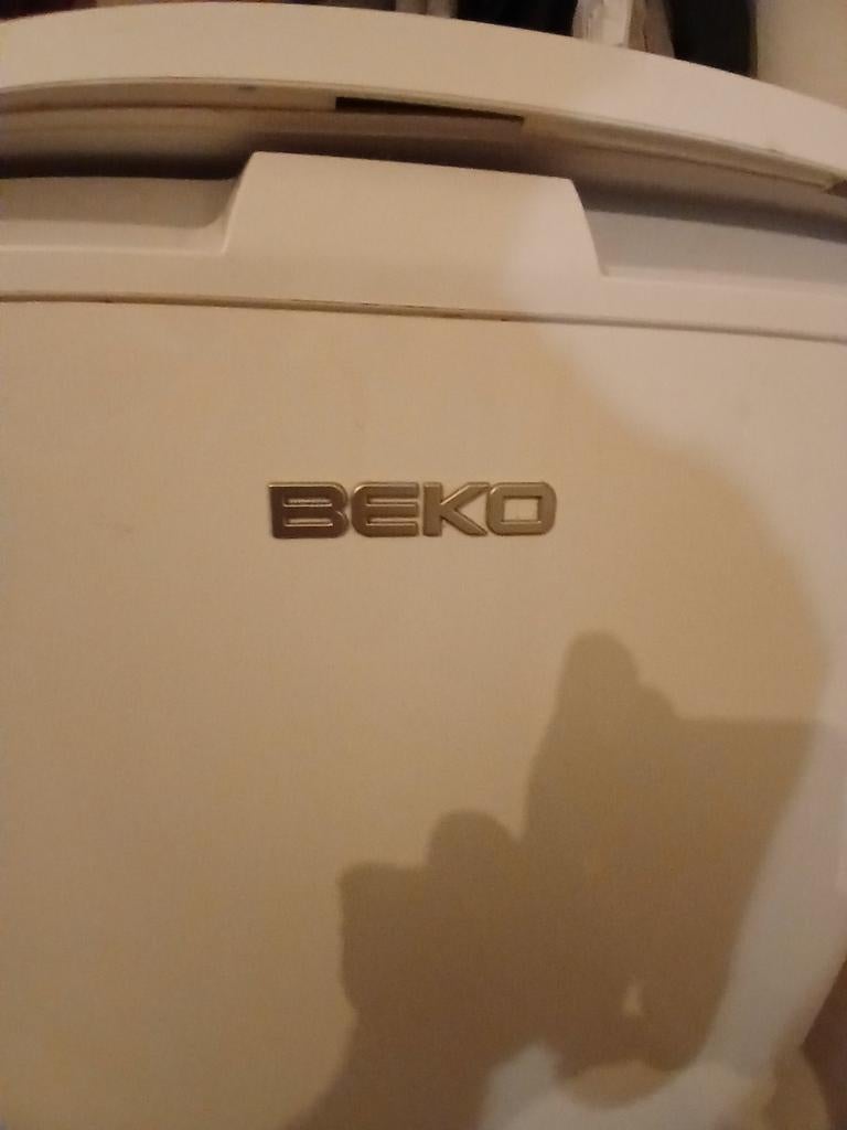 BEKO tafelmodel koelkast met vriesvak in nieuwe staat, Elektronische apparatuur, 100 tot 150 liter, 45 tot 60 cm, Met vriesvak