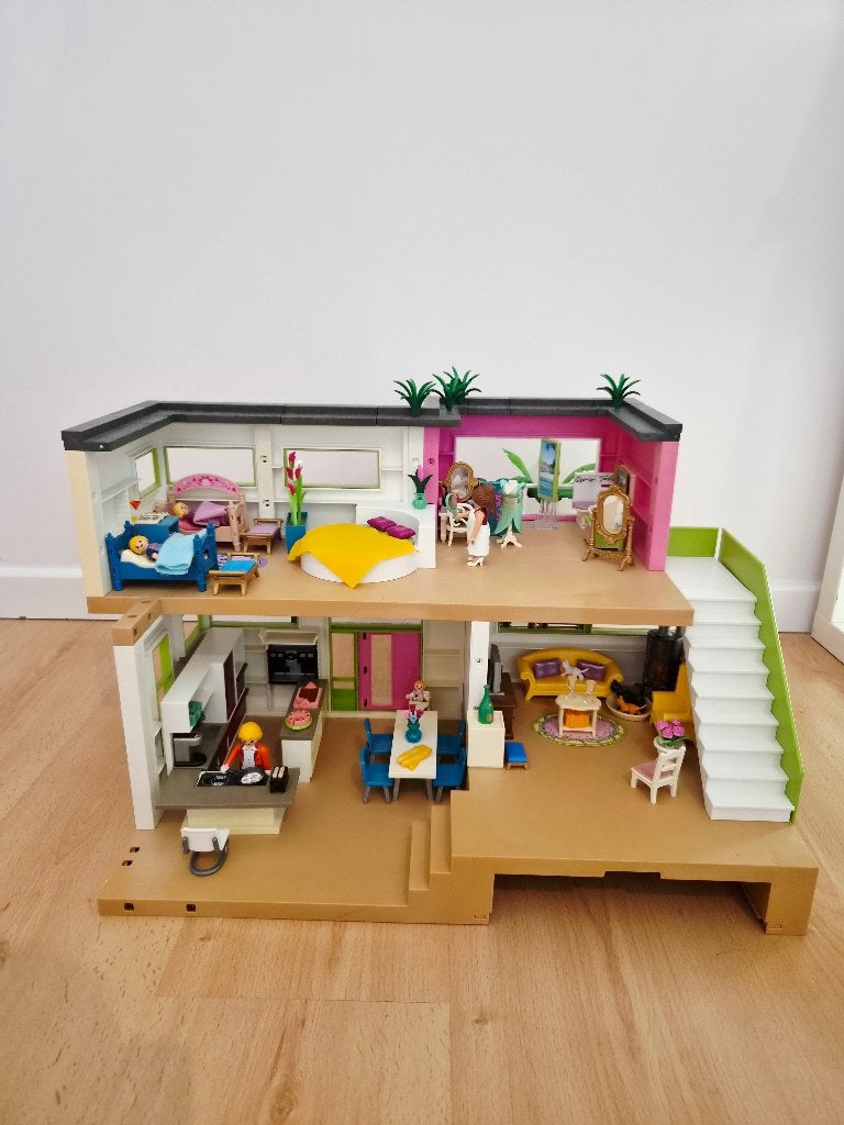 Maison playmobil meubles et personnages, Enfants & Bébés, Bâtiment, Utilisé, City life, Kit complet