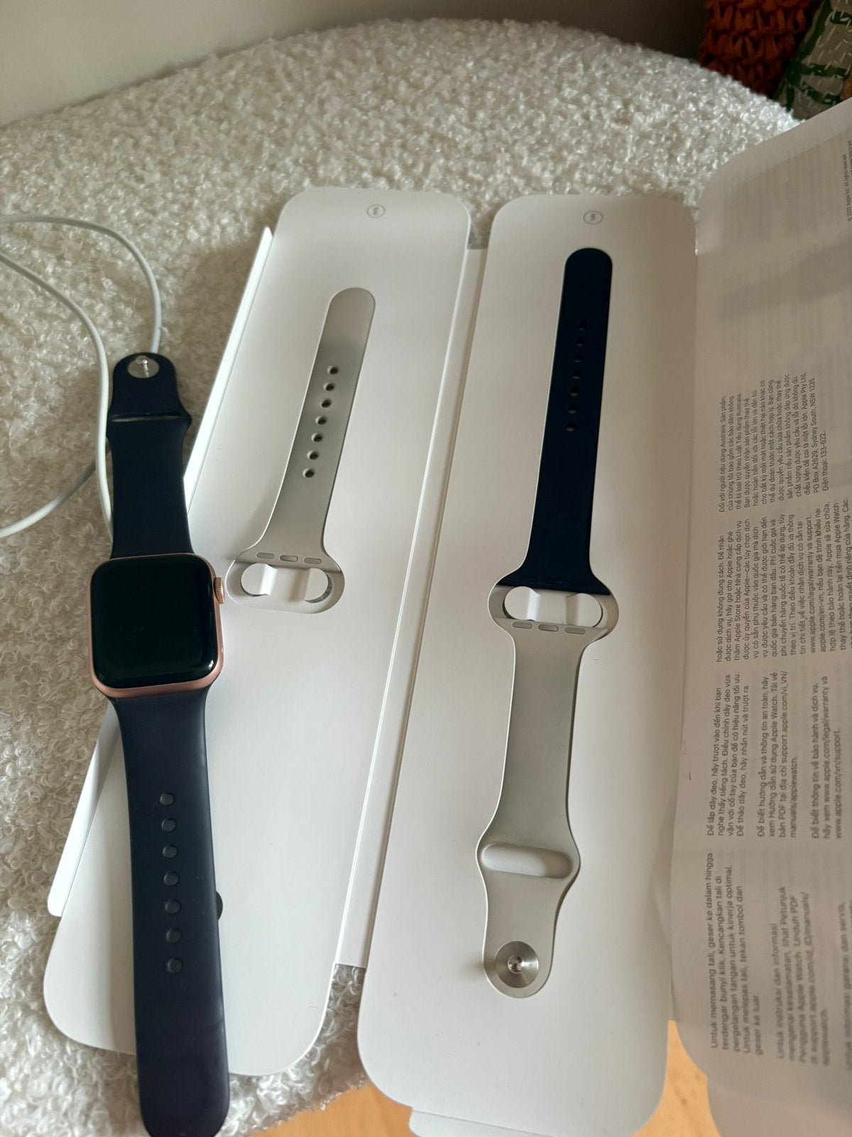Apple watch SE 40mm, Rose, IOS, Comme neuf, Enlèvement