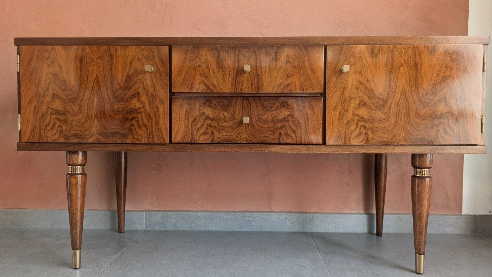 Mid-century dressoir in notelaar | G.N.B. | jaren 60 |, Ophalen