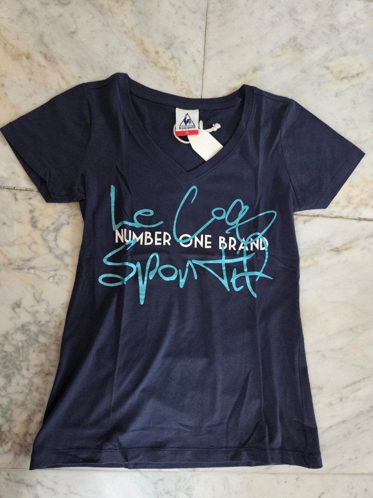 T-shirt Le Coq Sportif - maat 34 (XS) - Nog volledig nieuw!, Neuf, Manches courtes, Enlèvement, Taille 34 (XS) ou plus petite
