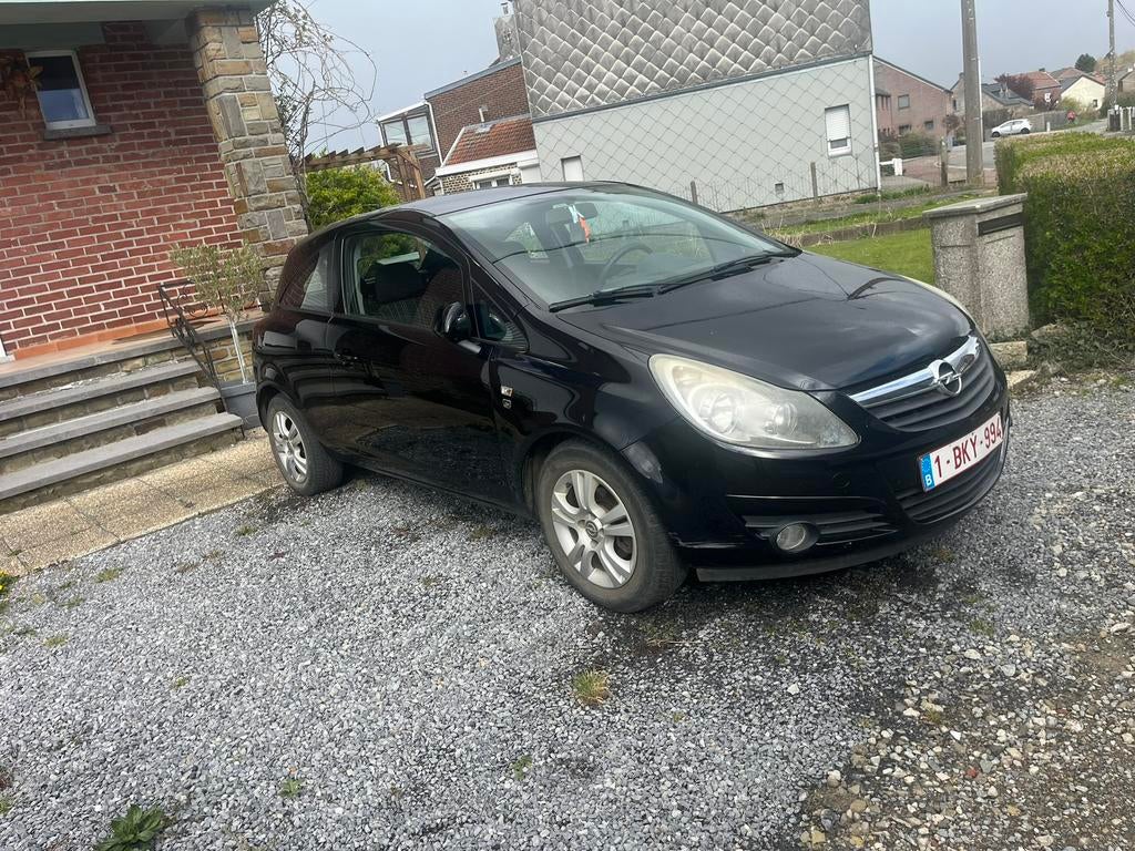 Opel corsa D POUR MECANICIEN OU BRICOLEUR, Achat, Noir, Vitres électriques, Particulier