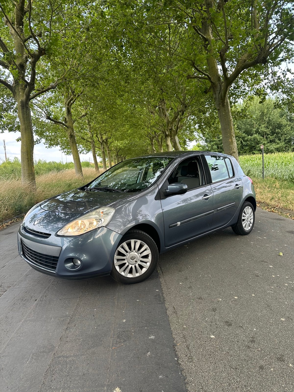 Clio 3/2011/ 1.2 16V essence/climatisation/régulateur de vit, Euro 5, Achat, 63 kW, Entreprise