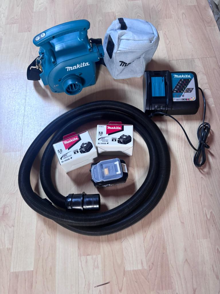Nieuwe makita accu stofzuiger ev met batterij en lader, Enlèvement ou Envoi, Comme neuf