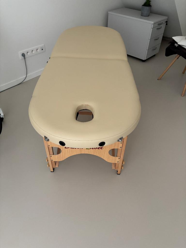 Behandeltafel, Ophalen, Zo goed als nieuw, Massagetafel